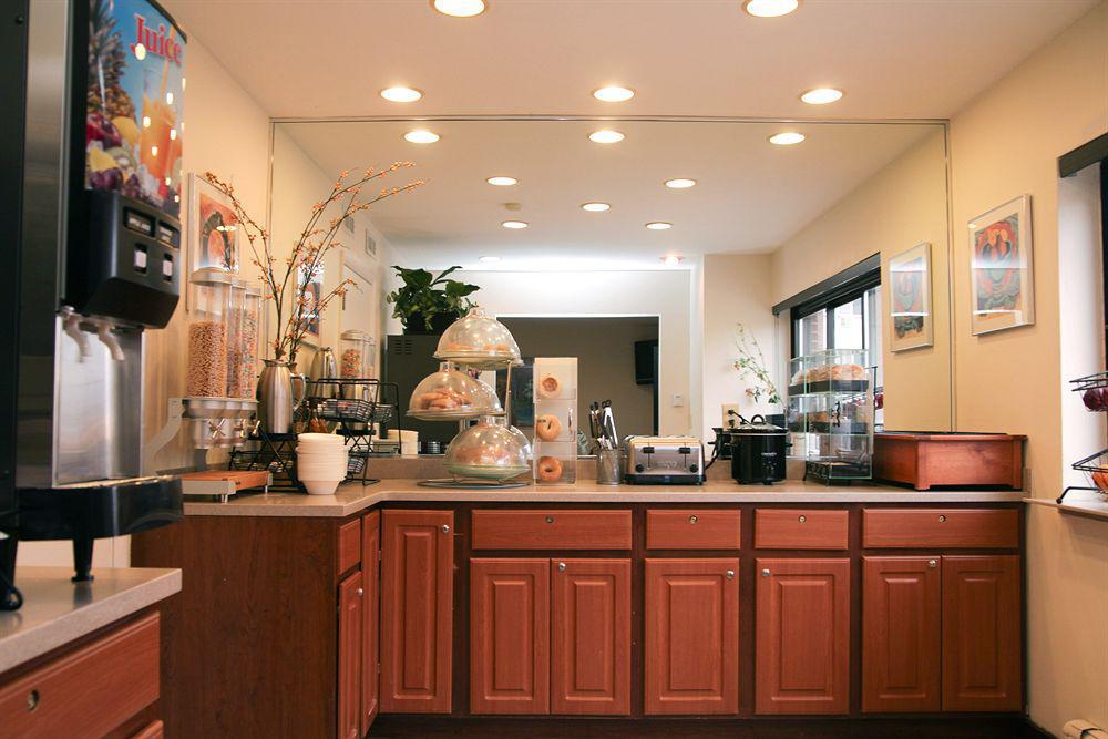 Best Western Plus Milwaukee West Restaurante foto